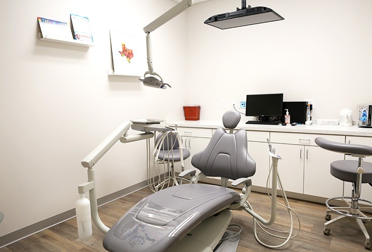 Shiny Smiles Pediatric Dentistry exam chair